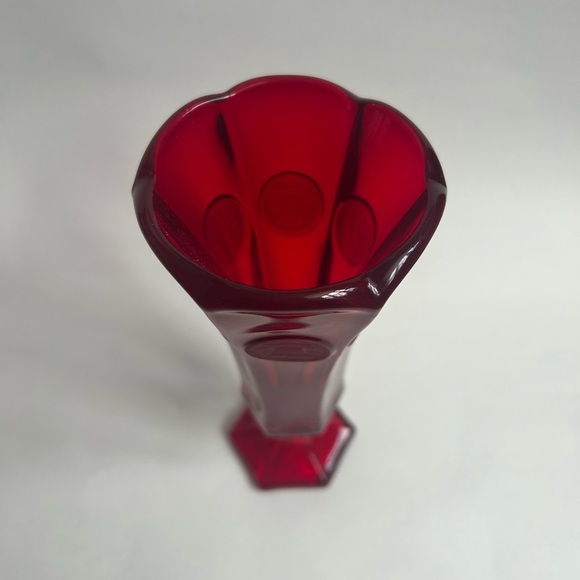 Vintage MCM Fostoria Glass Ruby Red Coin Vase - Picture 5 of 7
